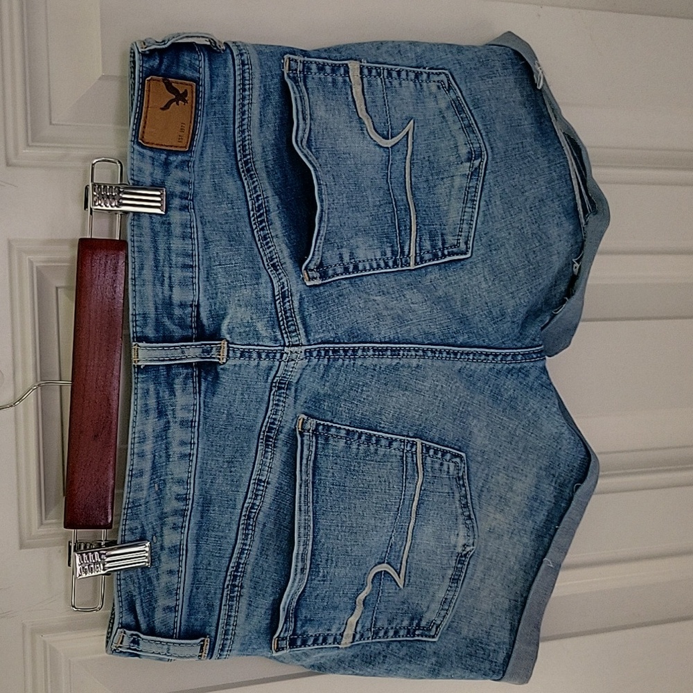 American Eagle Outfitters Blue Jean Shorts Size 8 Stretch Cut off Raw Hem - Picture 2 of 3